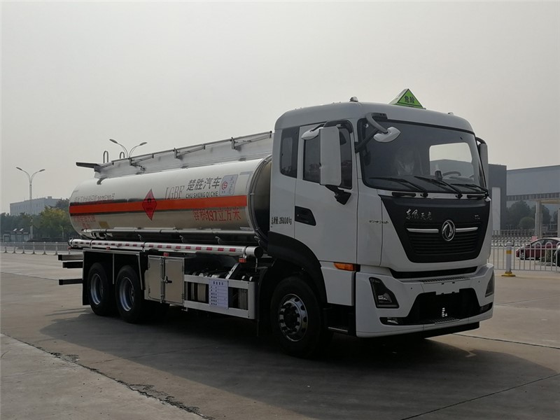 19.7方東風(fēng)天龍后雙橋鋁合金運(yùn)油車