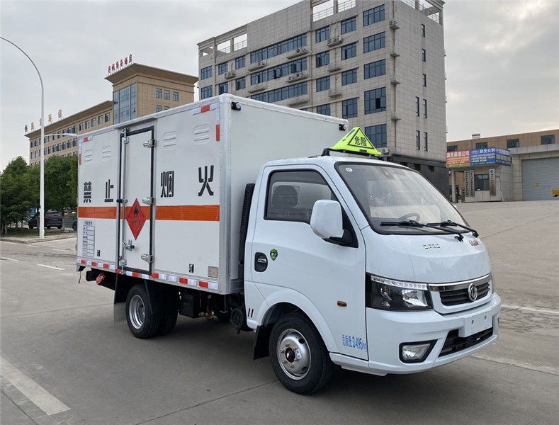 CSC5035XRQ6型易燃?xì)怏w廂式運(yùn)輸車