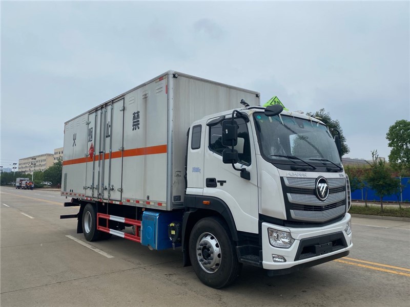 CSC5180XRQB6型易燃?xì)怏w廂式運(yùn)輸車