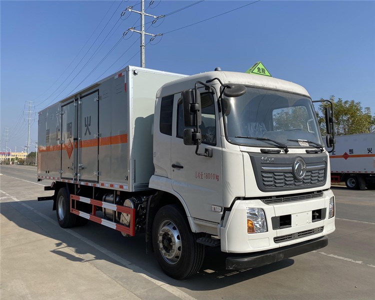 CSC5181XRYD6型易燃液體廂式運輸車