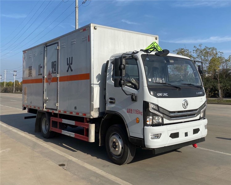 CSC5125XRG6型易燃固體廂式運輸車