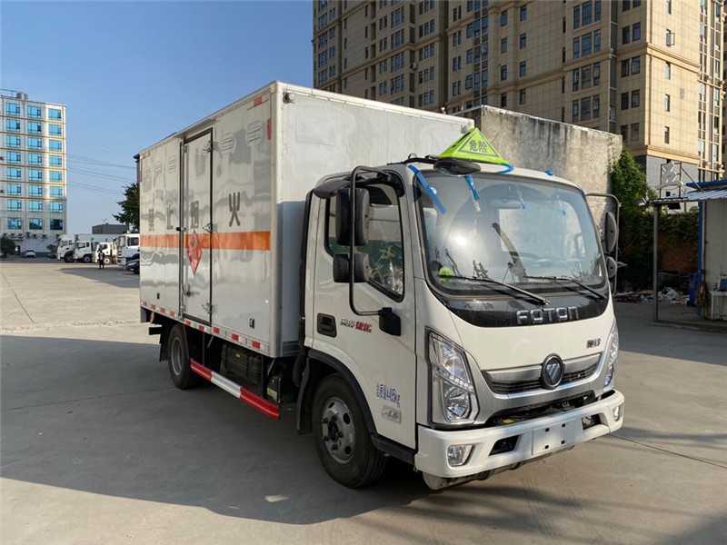 CSC5048XRYB6型易燃液體廂式運(yùn)輸車