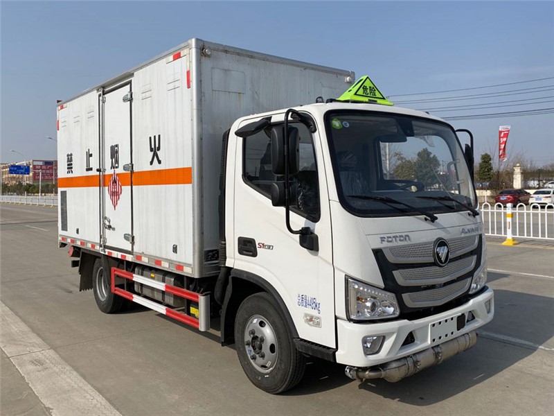 CSC5045XRGB6型易燃固體廂式運(yùn)輸車