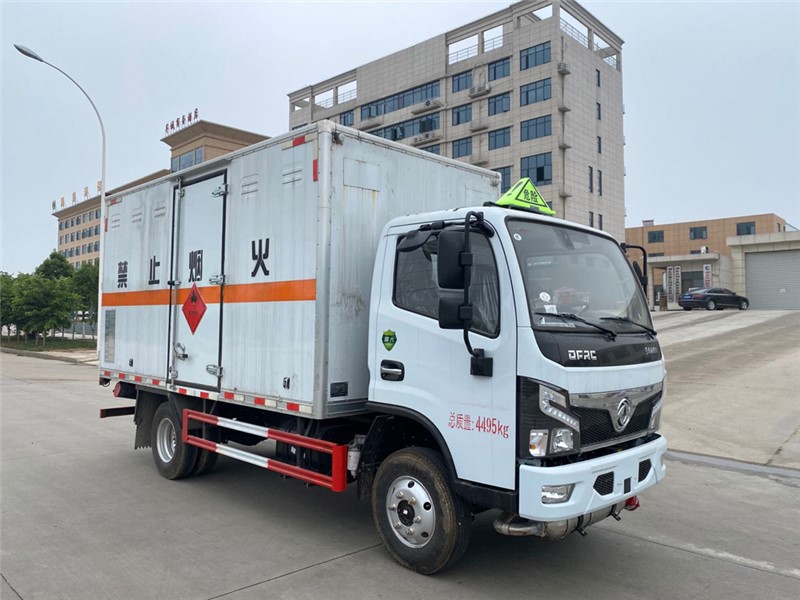 CSC5041XRY6型易燃液體廂式運(yùn)輸車