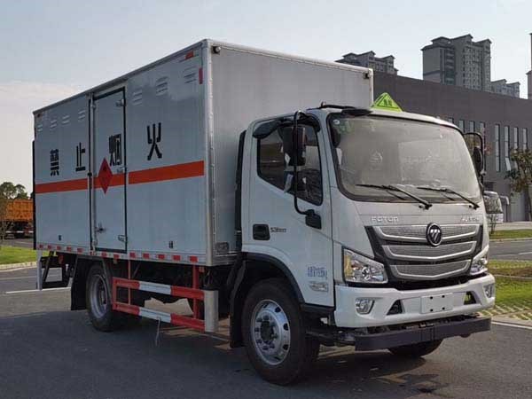 CSC5128XRQB6型易燃?xì)怏w廂式運(yùn)輸車
