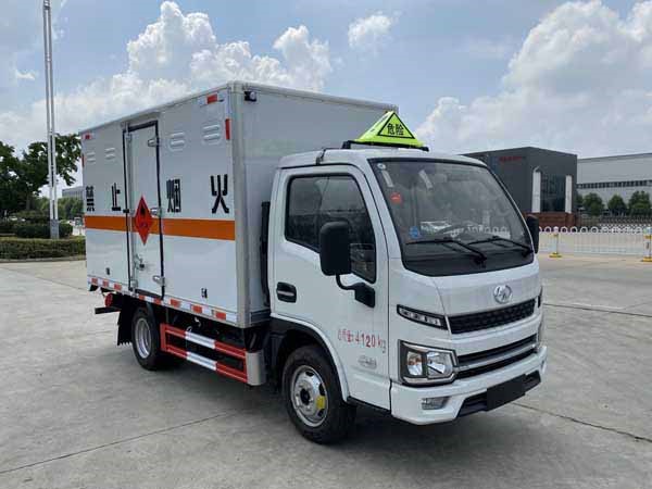 CSC5043XRQSH6型易燃?xì)怏w廂式運(yùn)輸車