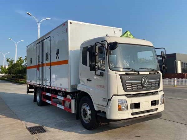 CSC5181XRQD6型易燃氣體廂式運輸車