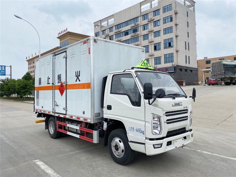 CSC5040XRQJ6型易燃?xì)怏w廂式運(yùn)輸車
